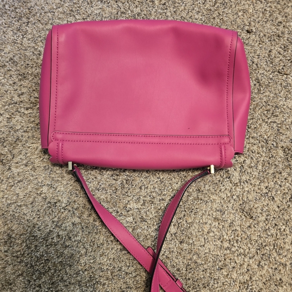Pink Scalloped Women's Bag - Picture 2 of 4
